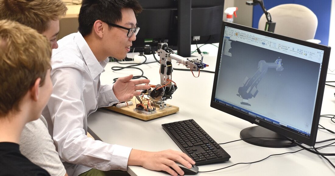 ACAM versorgt im Auftrag des Bundesministeriums für Bildung, Wissenschaft und Forschung alle österreichischen HTLs kostenlos mit Software des Siemens Academic Softwarepakets.