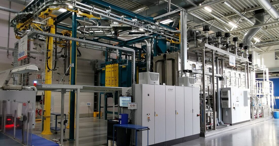 Bei einem Hersteller von Aluminium- und Magnesium-Druckgussteilen resultierte aus der steigenden Nachfrage an Elektromobilität-Komponenten ein Bedarf an zusätzlicher Strahlkapazität.