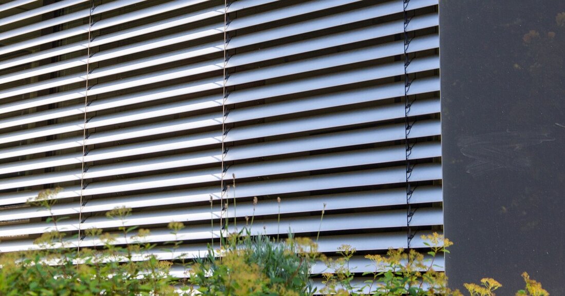 Nach zwei Jahren mit soliden Geschäften bremst sich das Wachstum bei Sonnenschutzsystemen in Österreich ein.