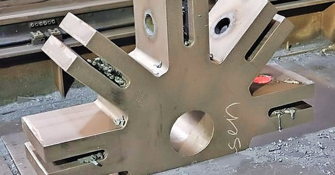 Brennteile für ein Wellenkraftwerk nach dem Pumpprinzip des menschlichen Herzens.