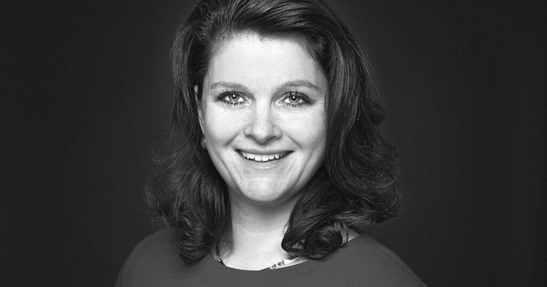 Welchen Sorgfaltsanforderungen müssen Sachverständige im Sinne des § 1299 ABGB nachkommen und wofür haften sie?