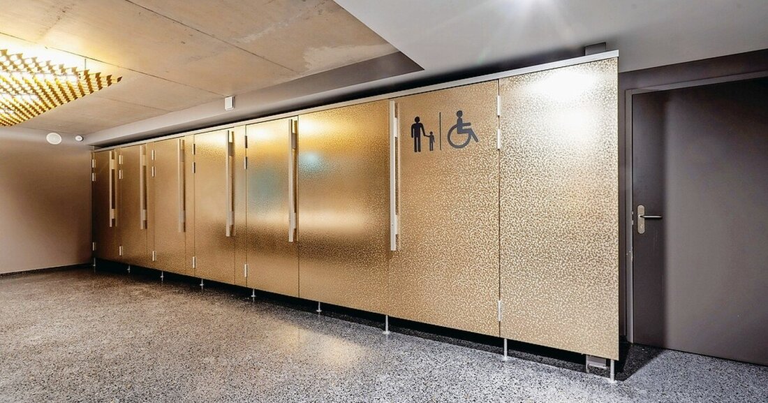 Das anpassbare Trennwandsystem "cell" wird aus Edelstahl, Aluminium oder Stahl hergestellt.