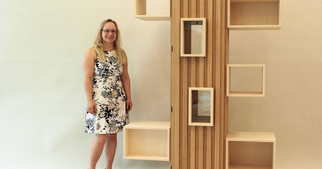 Julia Zeiner hat mit ihrem Meisterstück ein Präsentationsmöbel für ihre schönsten Lego-Modelle geschaffen.
