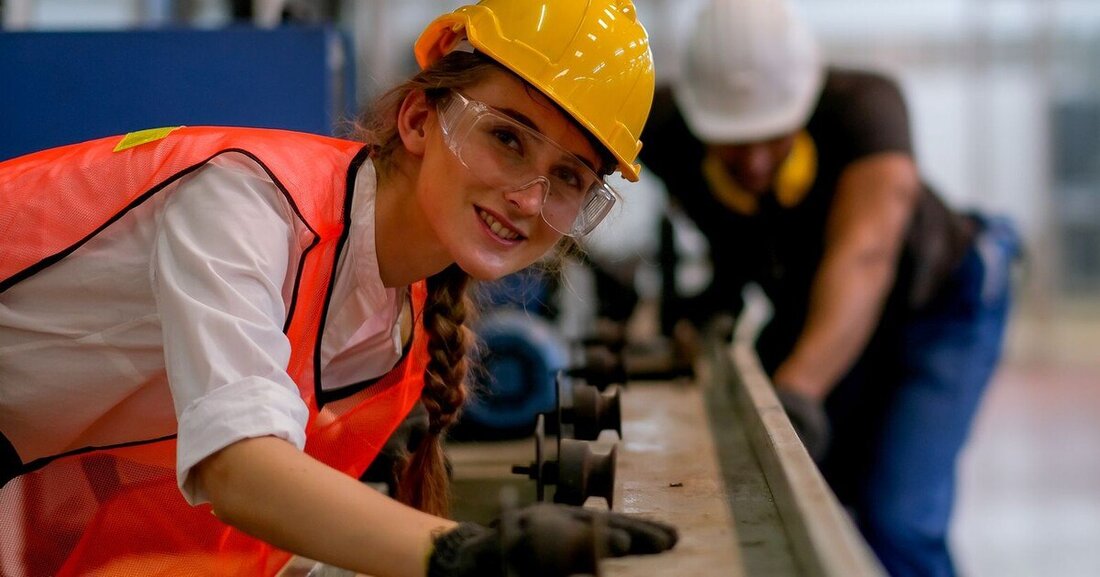 Eine Umfrage von willhaben ergab, dass die Lehre als sichere Ausbildung für die berufliche Zukunft gesehen wird.
