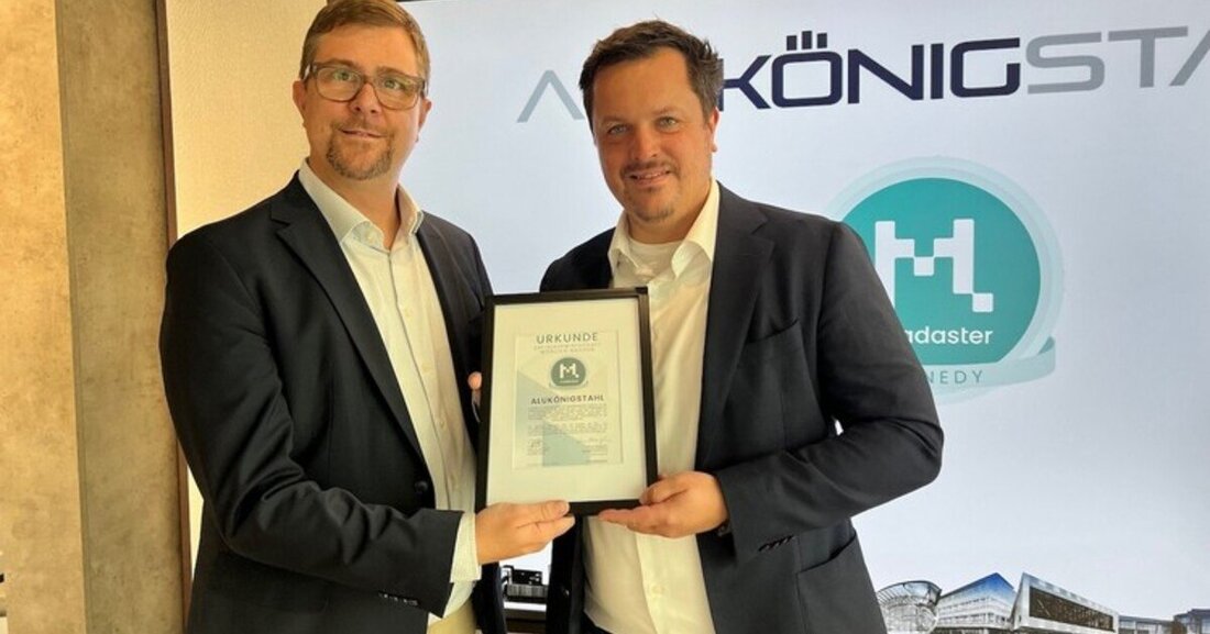 Alukönigstahl setzt mit strategischer Partnerschaft ein starkes Zeichen für eine klimaneutrale Zukunft der Baubranche: Als neuer „Kennedy“-Partner von Madaster engagiert sich das Familienunternehmen zukünftig noch intensiver für die Reduktion von CO2-Emissionen und die Förderung einer nachhaltigen Kreislaufwirtschaft.