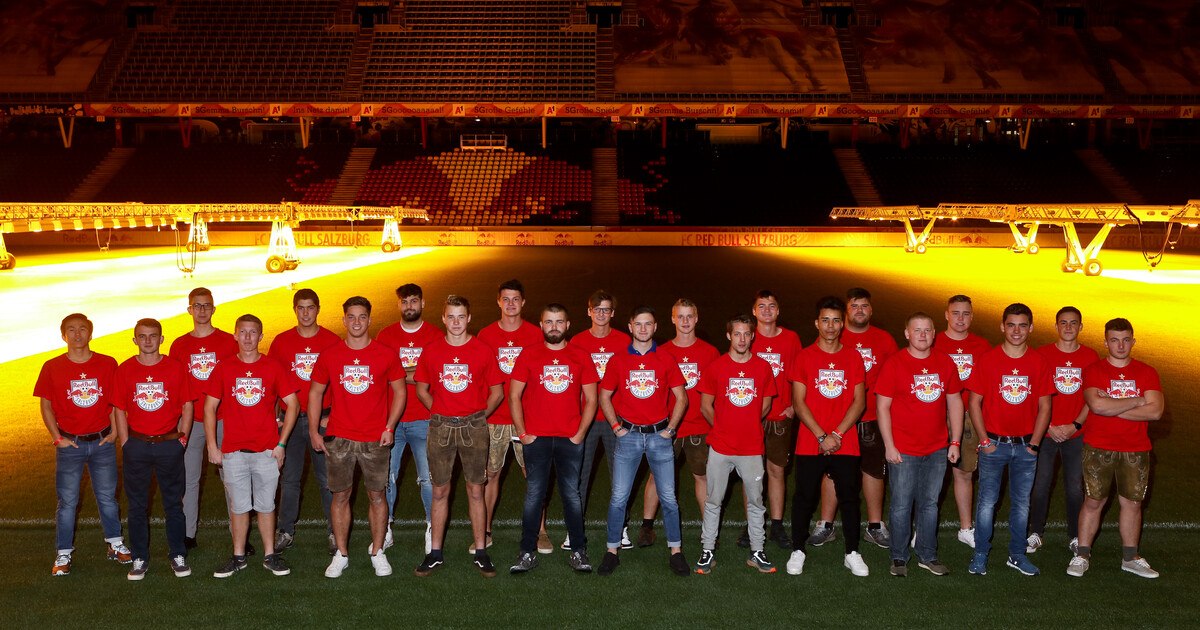 An die Wände. Fertig? Los!