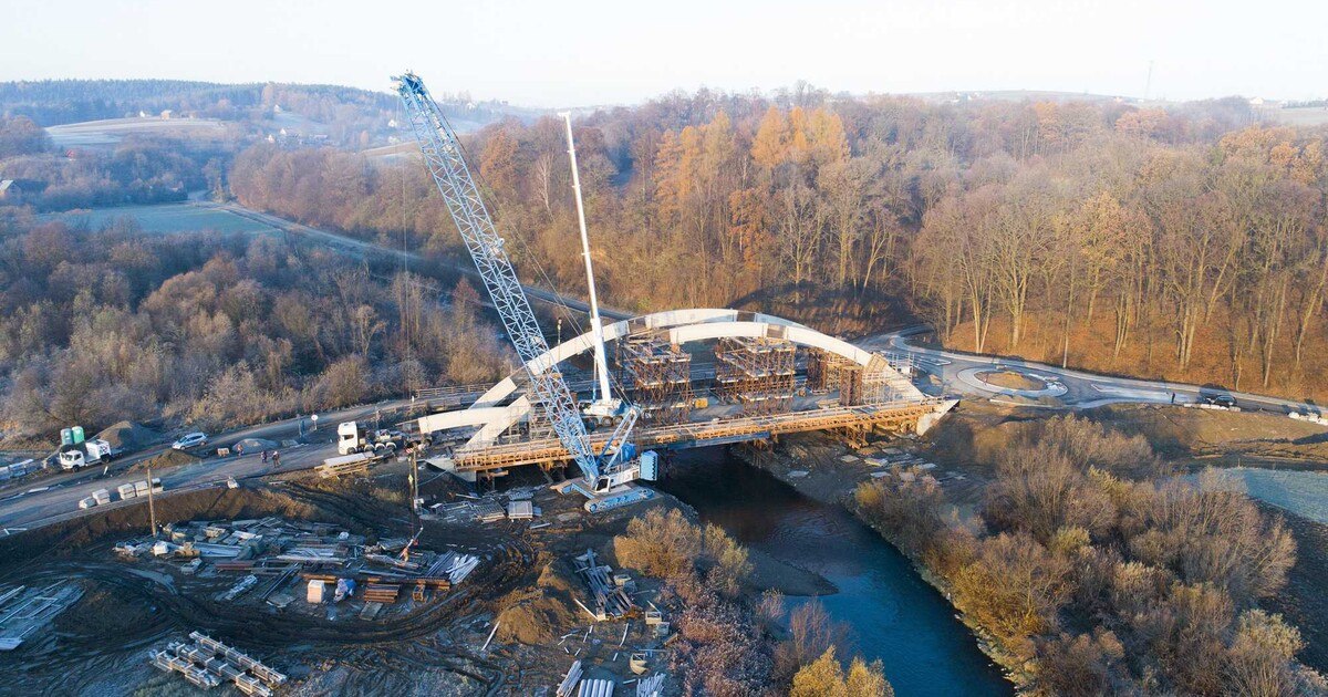 Liebherr: Zwei Krane, eine Mission