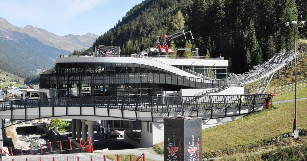 Effiziente Seilbahnmontage dank Halfenschienen