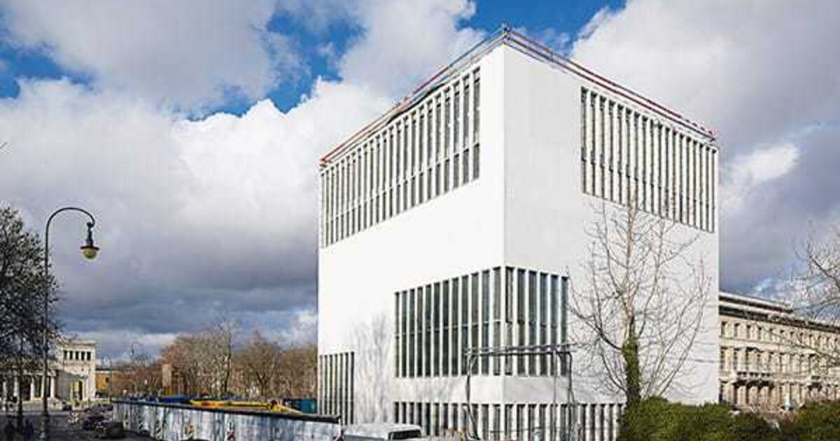 Ein lichter Würfel markiert den Täterort