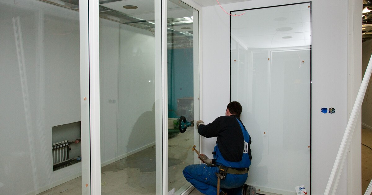 Reparatur und Austausch von Brandschutzgläsern