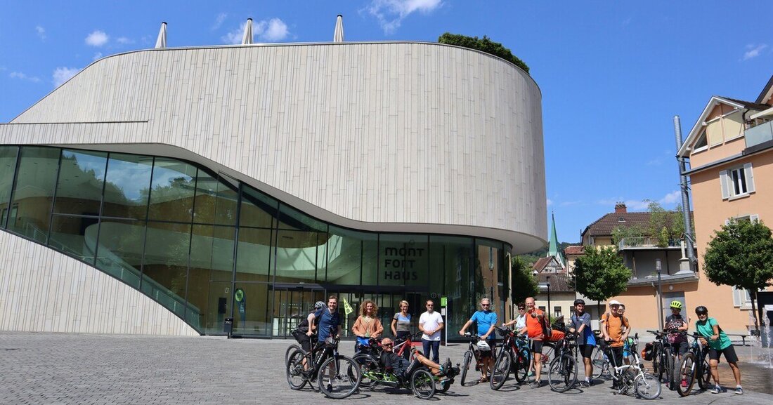 Ab dem 8. April 2022 können bei "passathon 2022 - Race For Future" klimaschonende Gebäude mit dem Rad erkundet werden.