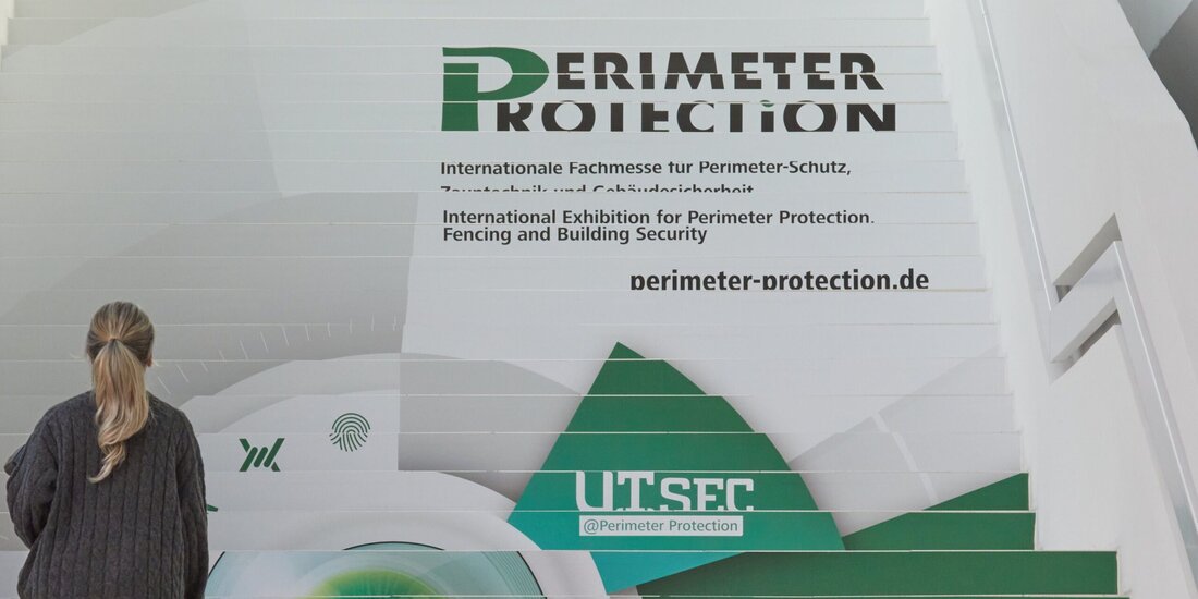 Mehr als 5.000 Fachbesucher waren auf der Perimeter Protection 2025 anzutreffen. Rund 220 Aussteller präsentierten auf rund 15.000 Quadratmetern ihre mechanischen, elektrischen und elektronischen Schutzmaßnahmen für Freigelände und Gebäudeschutz.