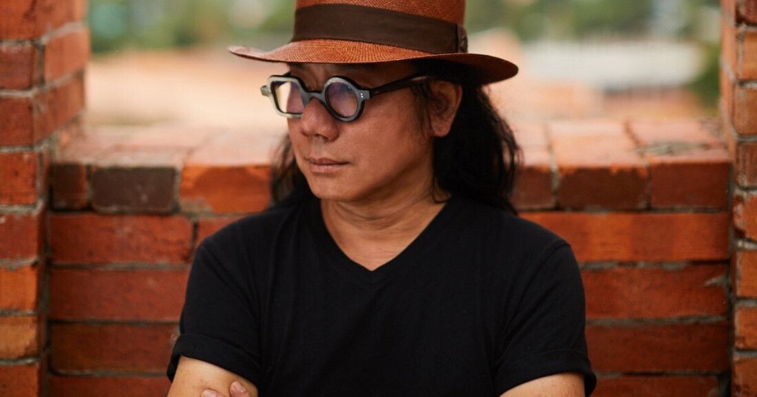 Tageslichtgespräch mit dem thailändischen Architekten Boonserm Premthada.