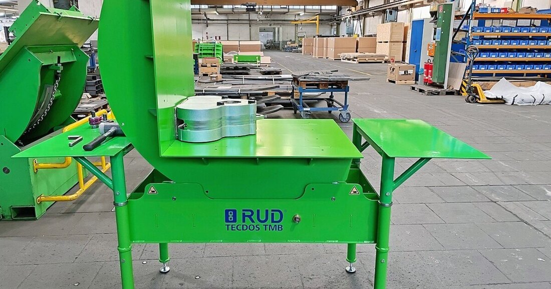 Mit dem Akkuschrauber Formen, Werkzeuge und sogar besonders große Werkstücke wenden? Das geht.