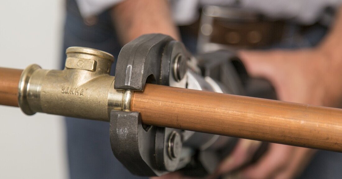 Die EU-Trinkwasser-Richtlinie verschärft Anforderungen an Werkstoffe in Kontakt mit Trinkwasser und deren Grenzwerte.