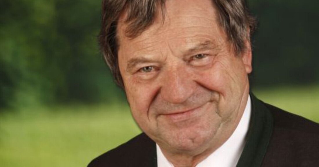 In Velden wehen die schwarzen Fahnen. Mit Sepp Tschebull verlieren Brauchtum und Handwerk in Kärnten eine wichtige Säule.