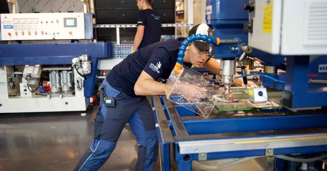 Die EuroSkills und AustrianSkills nahen mit Riesenschritten. Die Vorbereitungen bei den Glasbautechniker*innen laufen auf Hochtouren.