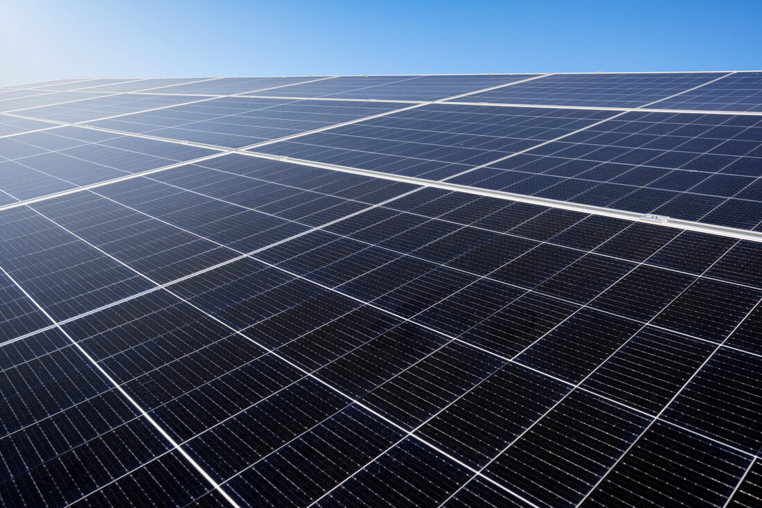 Sonnenkraft und Smartfox bringen in ihrem Live-Webinar "Dynamischer Stromtarif" Wissen rund um Energiemanagement-Lösungen und Solarsysteme näher.