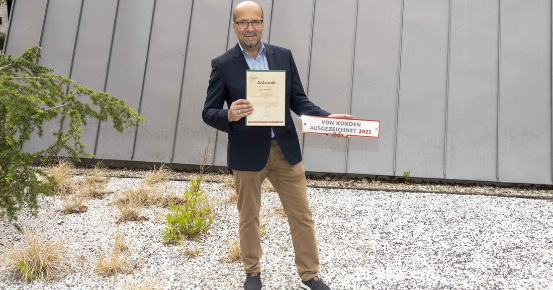 „So macht man Dach!“ wissen 30 steirische Dachdecker- und Spenglerbetriebe und lassen ihr Know-how mit einem Qualitätssiegel bestätigen.