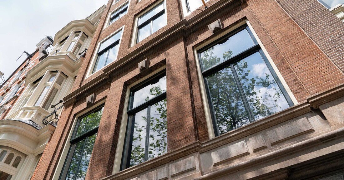 Hauchdünnes Vakuumisolierglas war beim Umbau des Boutiquehotels "The Noblemen" ein wichtiger Baustein des Sanierungskonzepts.