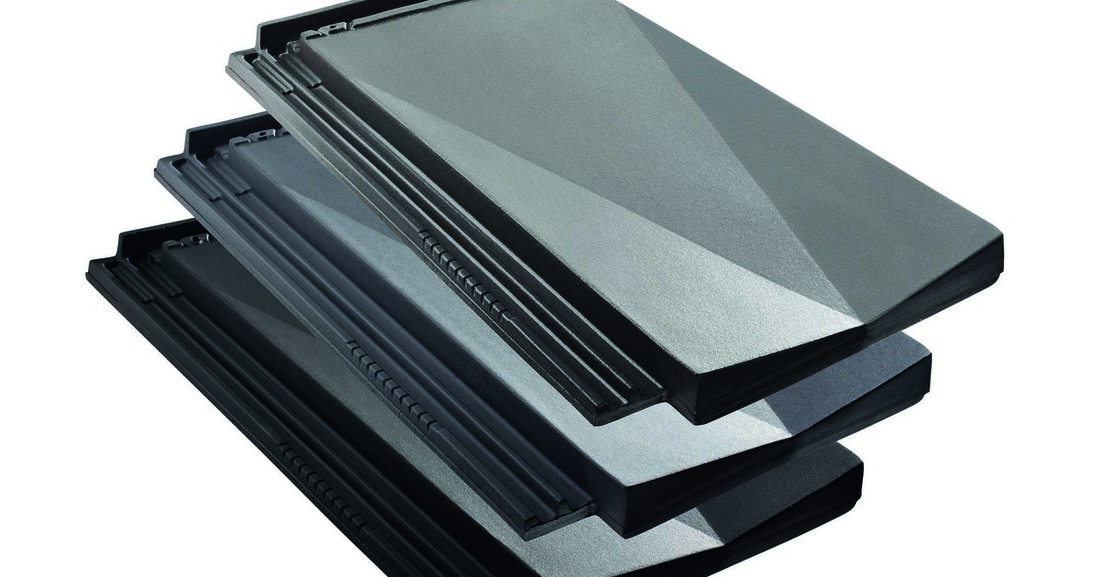 Aus dem Wienerberger Produktionsstandort in Pinkafeld wird der Design-Dachziegel "Tondach V11" nach ganz Europa geliefert.