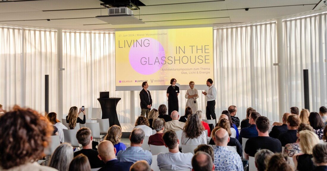 Das Symposium "Living in the glasshouse" bot Vorträge und Diskussionen zu moderner Glasarchitektur im urbanen Kontext.