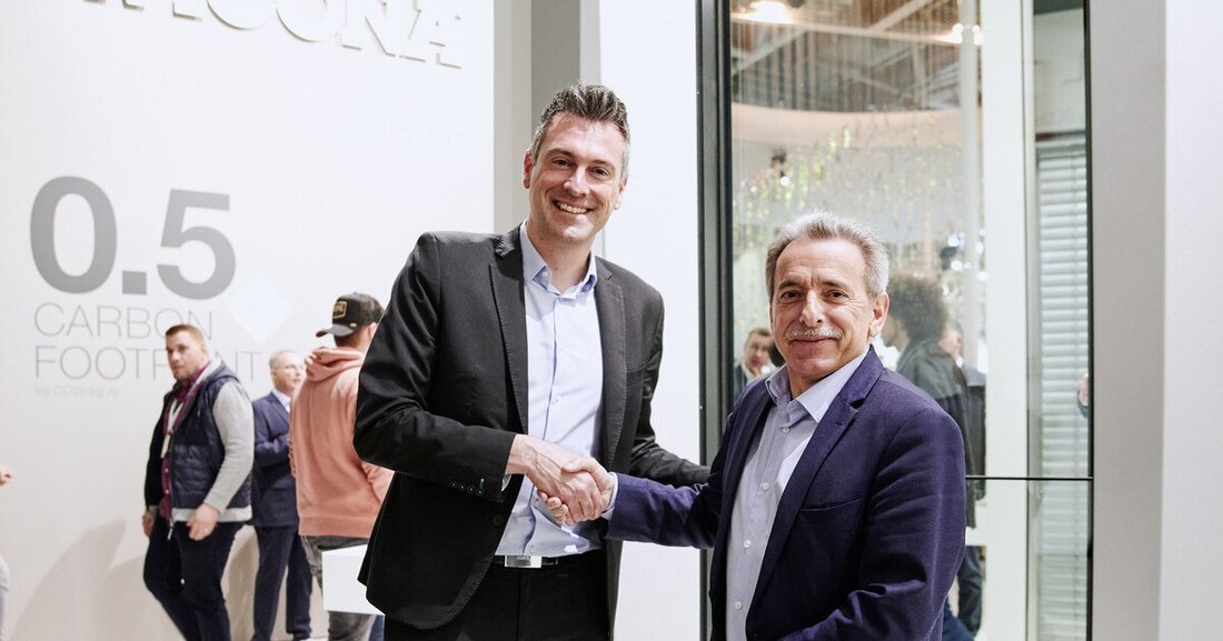 Gemeinsam wollen Saint-Gobain Glass und Hydro Buidling Systems die Dekarbonisierung vorantreiben.