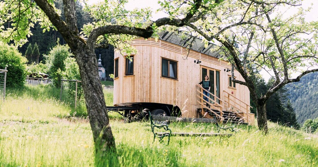 Wohnraum ist knapp und teuer: Tiny Houses bzw. modulares, flexibles Wohnen bieten sich als Lösungen an.