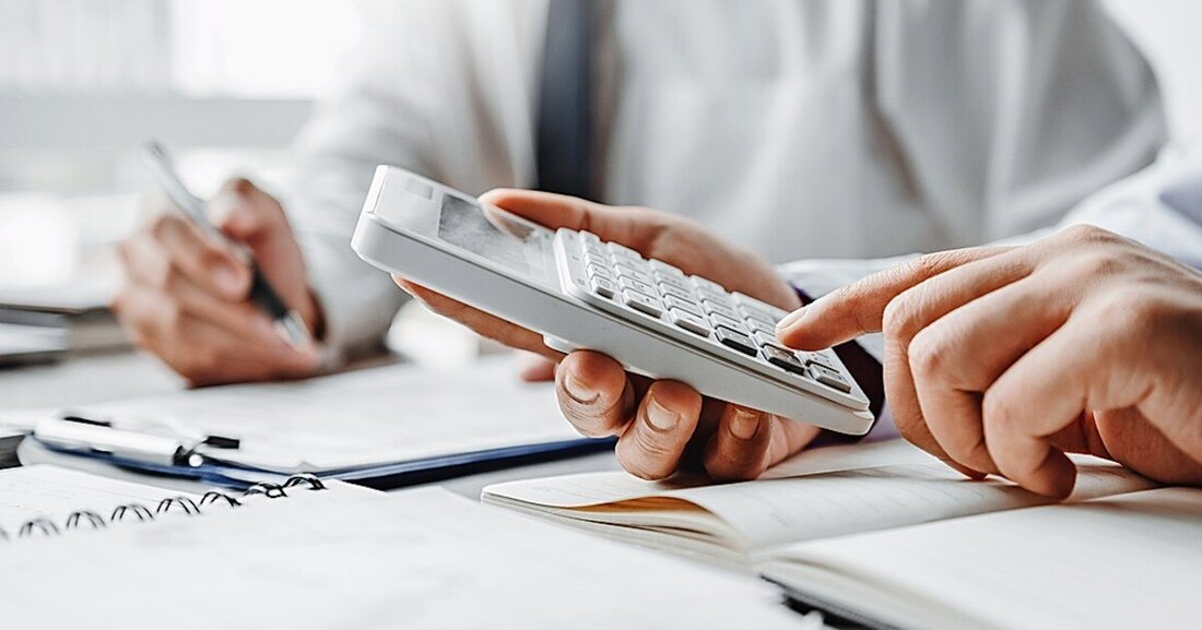 Zweijahresabschluss für Bauarbeiter: Anstieg der KV-Löhne mit Mai und weitere Änderungen.